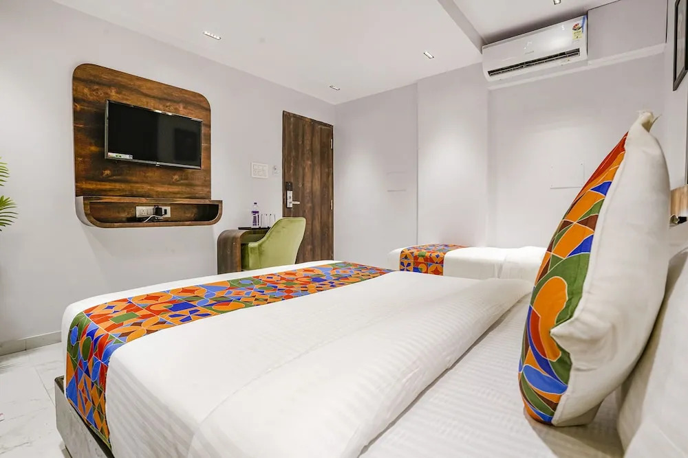 Мумбаи: Fabhotel Peralz