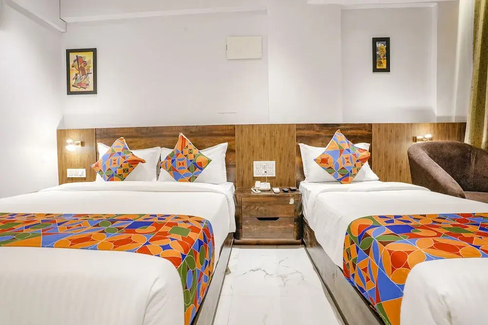 Мумбаи: Fabhotel Peralz