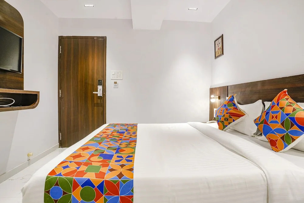 Мумбаи: Fabhotel Peralz