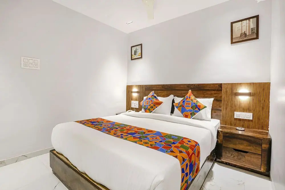 Мумбаи: Fabhotel Peralz