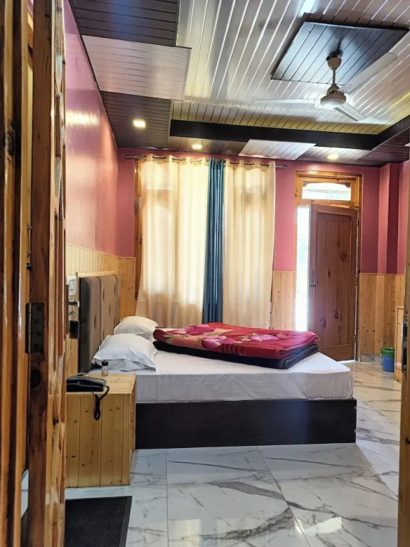 Касоль: Majestic Mountain Bhaiji Guest House