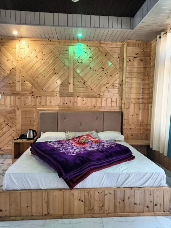 Касоль: Majestic Mountain Bhaiji Guest House