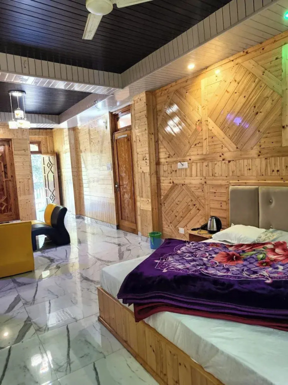 Касоль: Majestic Mountain Bhaiji Guest House