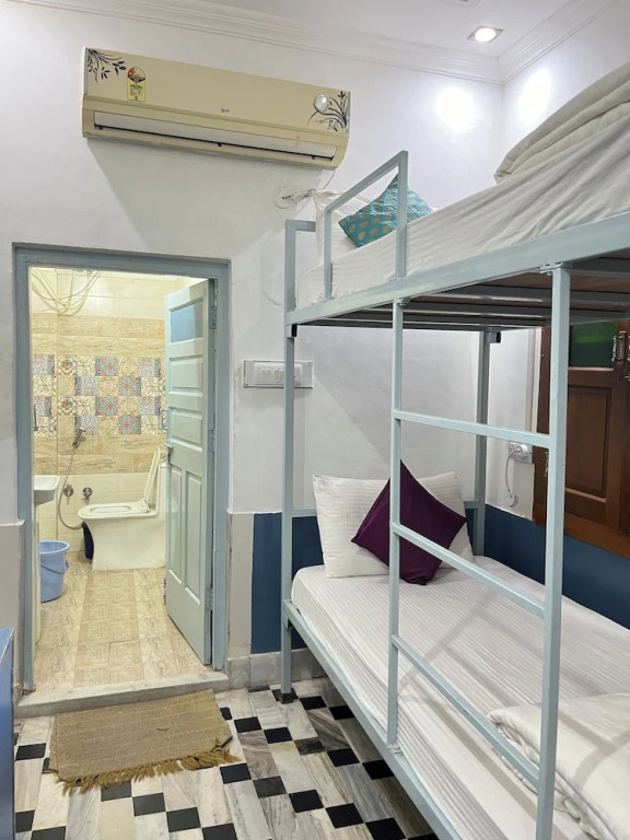 Джайсалмер: Jaisalmer Hostel Crowd