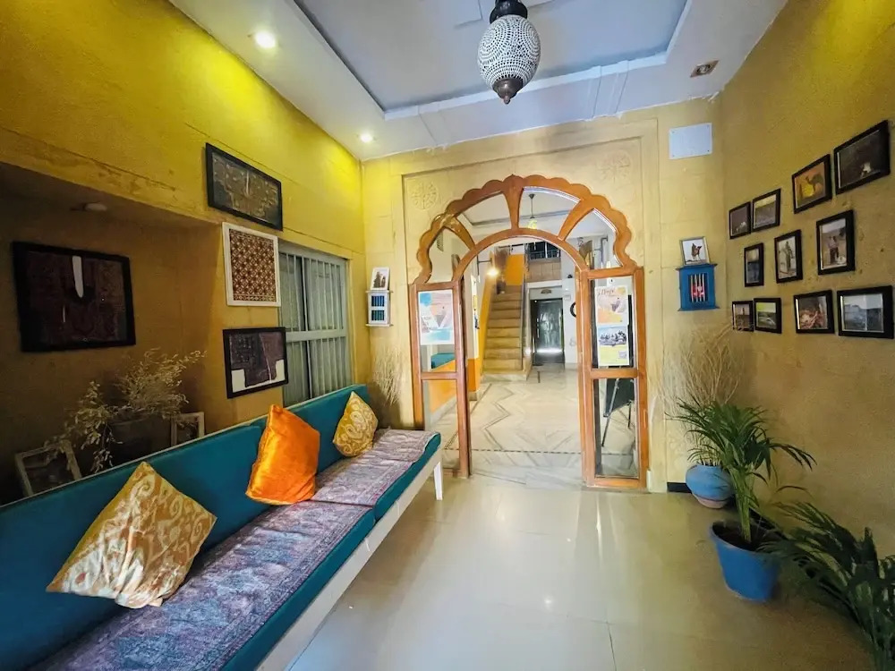 Джайсалмер: Jaisalmer Hostel Crowd