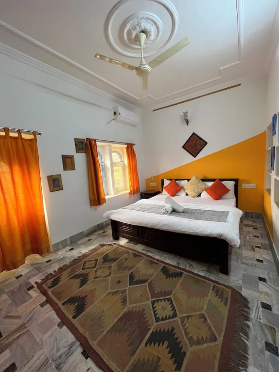 Джайсалмер: Jaisalmer Hostel Crowd