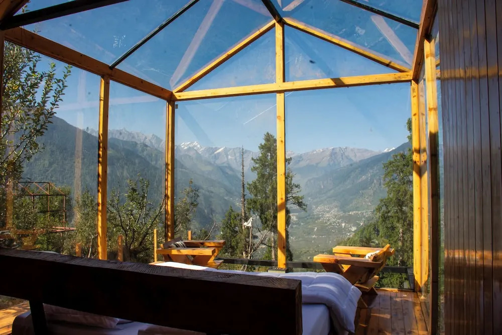 Манали: Cove The Glass House