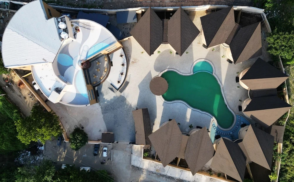 Удаипур: The Qualia Resort Club & Brewery