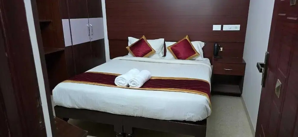 Коимбатур: PPH Living Arvind Inn