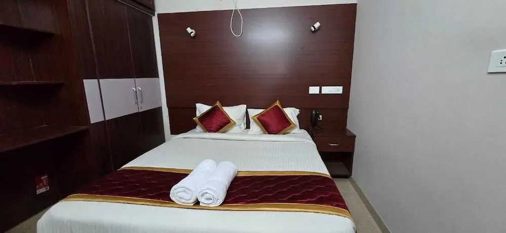 Коимбатур: PPH Living Arvind Inn
