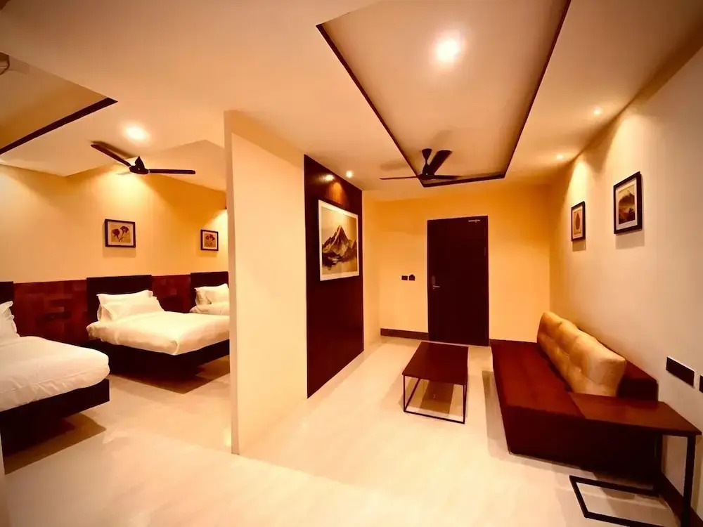 Нагоре: La Grande Suite & Banquet Hall