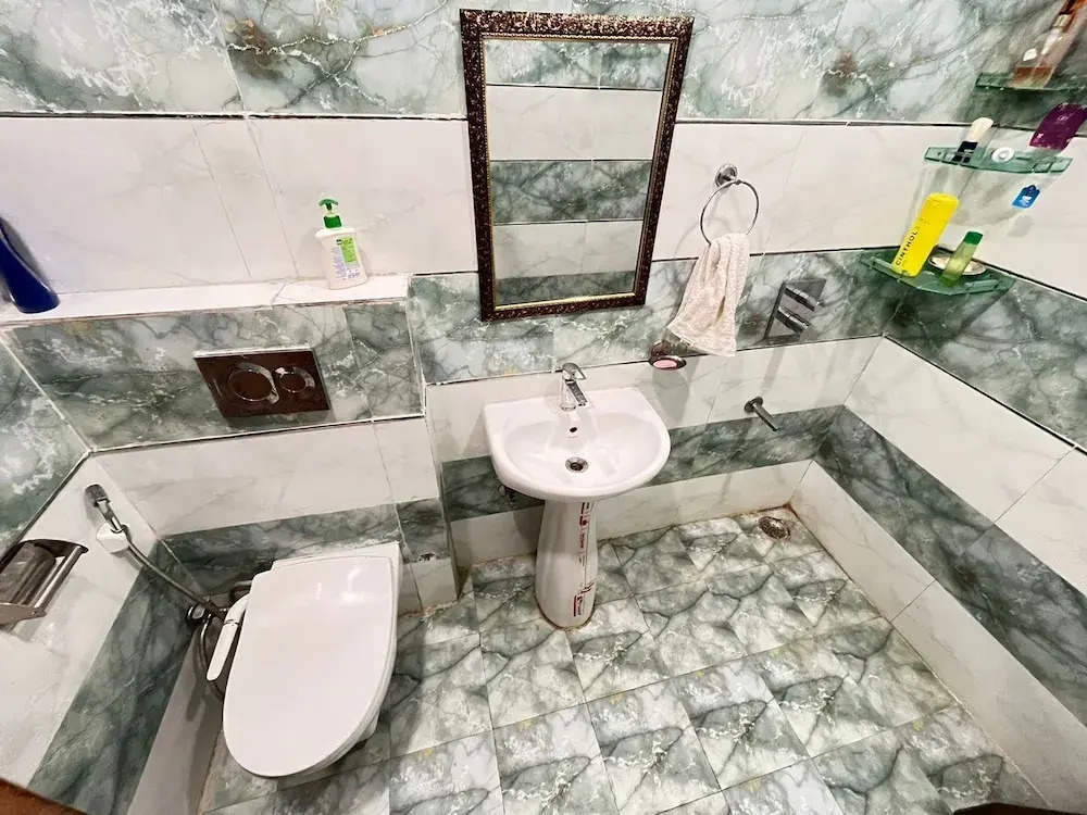 Большая Нойда: GoBravo 37 - 2Bhk Farm with Pool & Garden Sec150 Noida