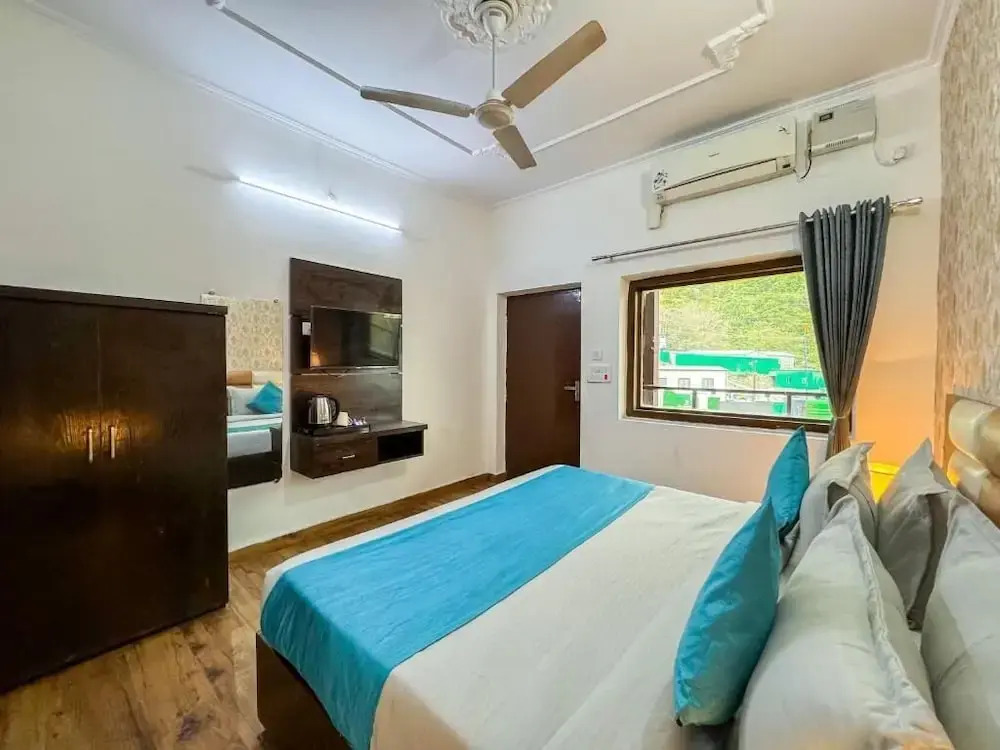 Ришикеш: Rishikesh Residency by Euphoric