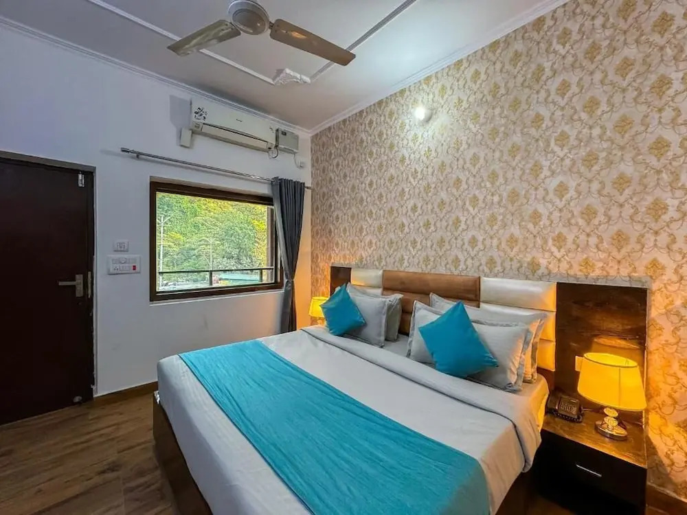 Ришикеш: Rishikesh Residency by Euphoric