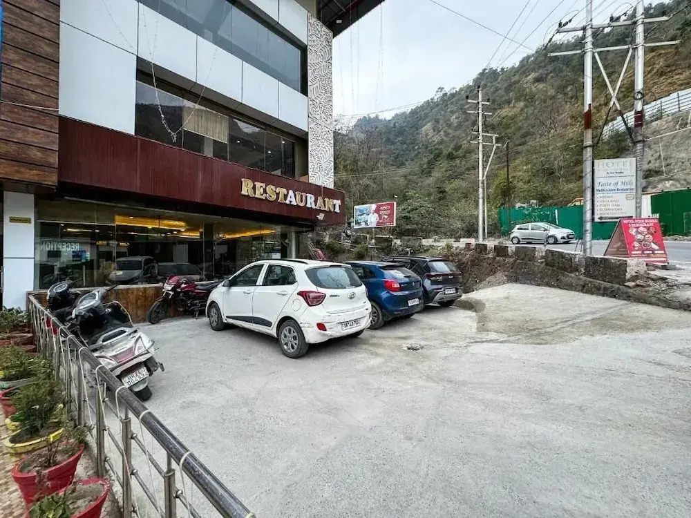 Ришикеш: Rishikesh Residency by Euphoric