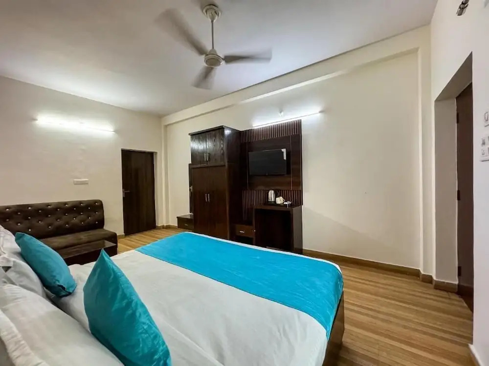 Ришикеш: Rishikesh Residency by Euphoric