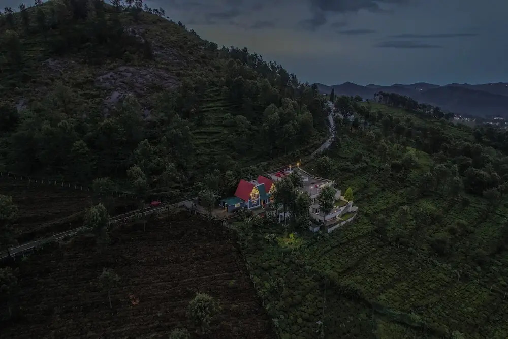 Ути: Chalet In Tea Gardens