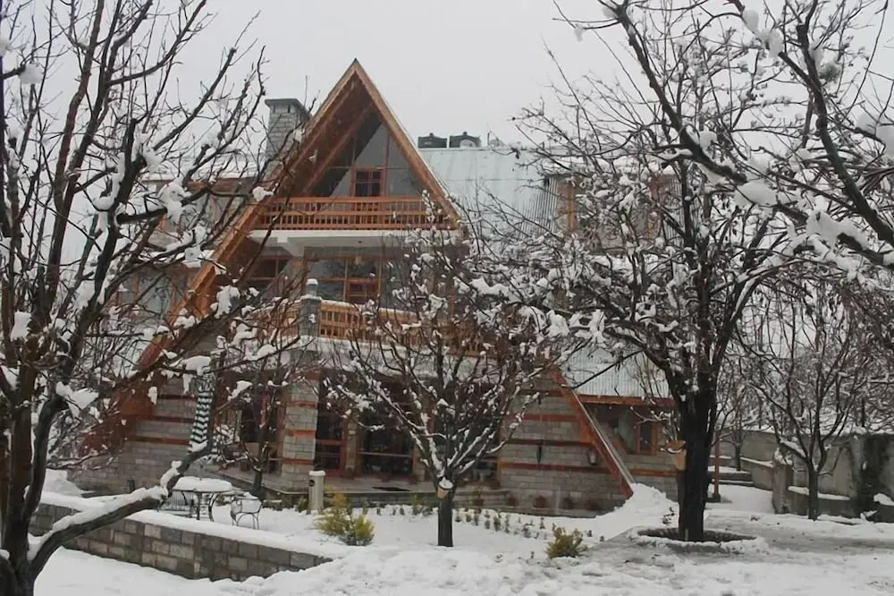 Манали: Mandawara - Shri Orchard House
