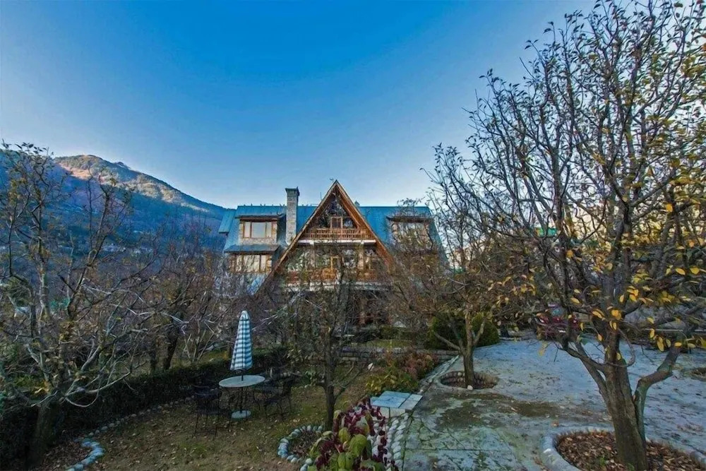 Манали: Mandawara - Shri Orchard House