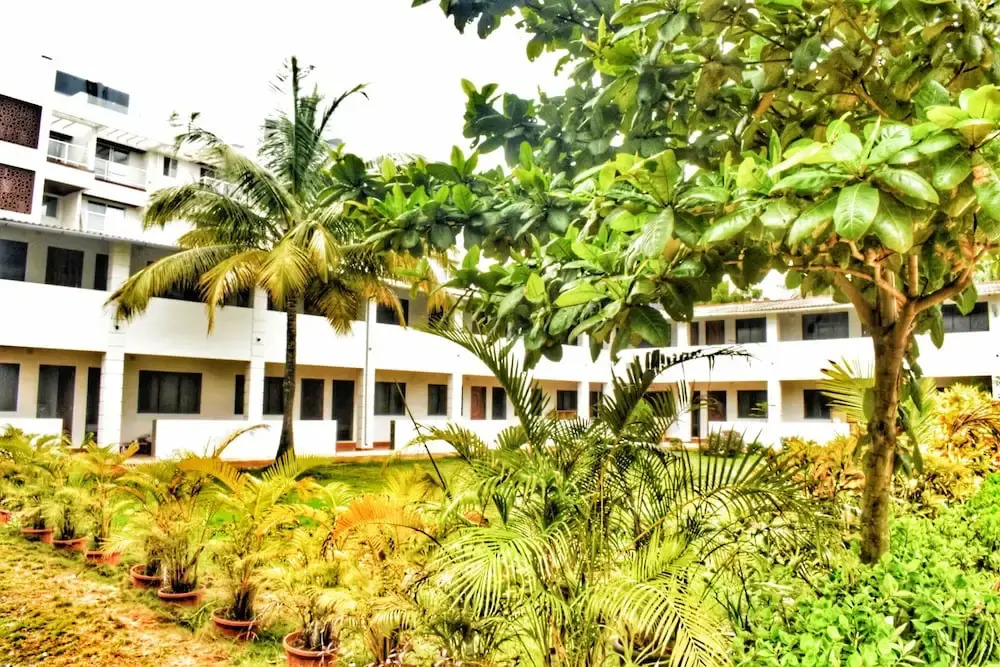 Пляж Мандва: Opulence Resort Awas Alibag