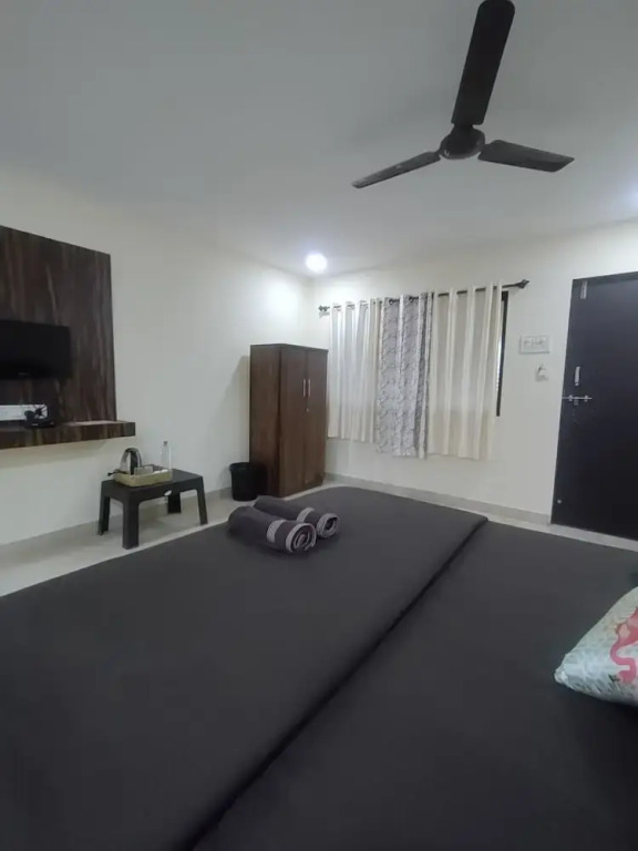 Пляж Мандва: Opulence Resort Awas Alibag