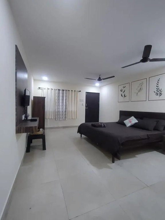 Пляж Мандва: Opulence Resort Awas Alibag