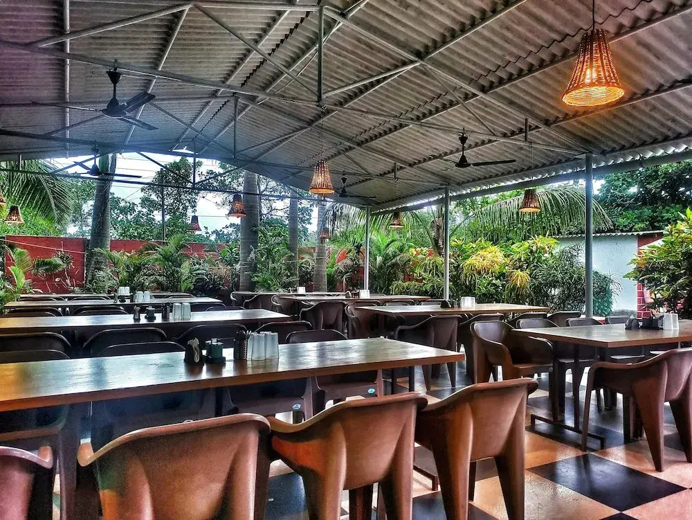 Пляж Мандва: Opulence Resort Awas Alibag