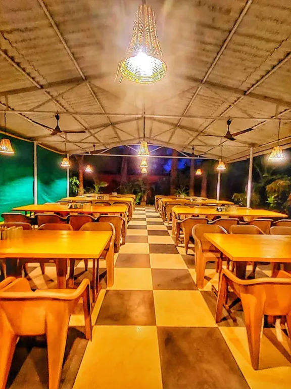 Пляж Мандва: Opulence Resort Awas Alibag