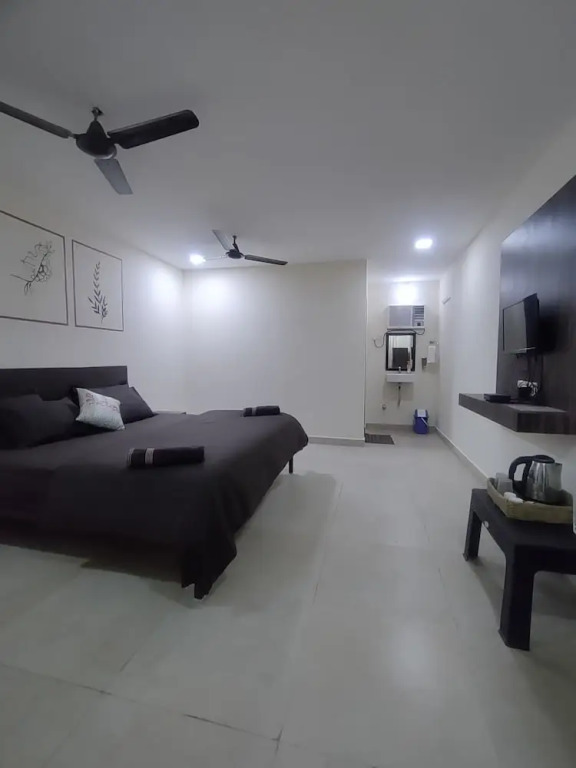 Пляж Мандва: Opulence Resort Awas Alibag