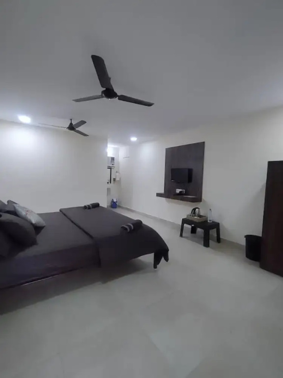 Пляж Мандва: Opulence Resort Awas Alibag