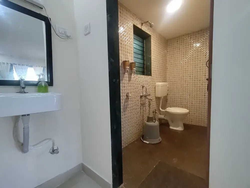 Пляж Мандва: Opulence Resort Awas Alibag