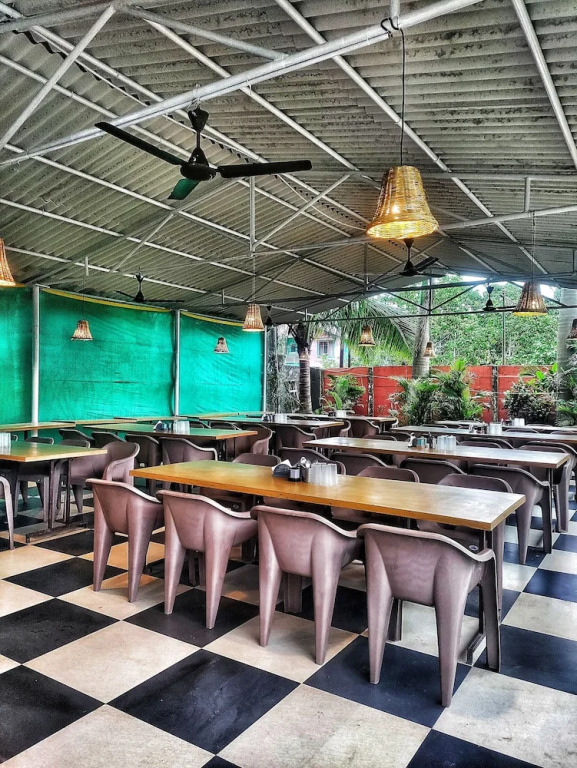 Пляж Мандва: Opulence Resort Awas Alibag