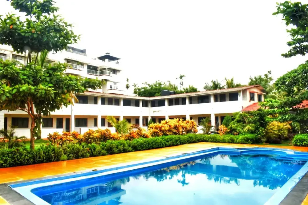 Пляж Мандва: Opulence Resort Awas Alibag