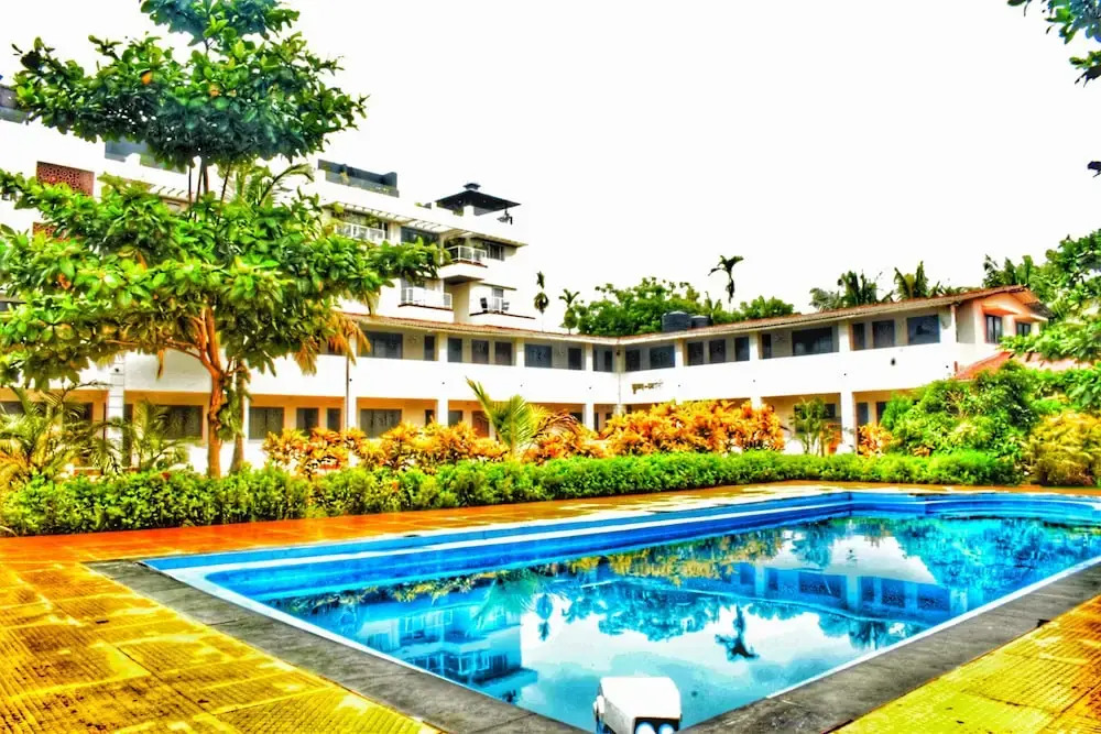 Пляж Мандва: Opulence Resort Awas Alibag