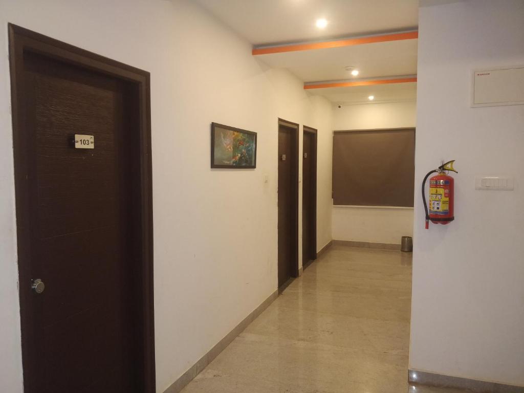 Бангалор: Hotel Dhruv Palace Bengaluru