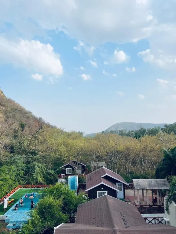 Алвар: Naman Bagh