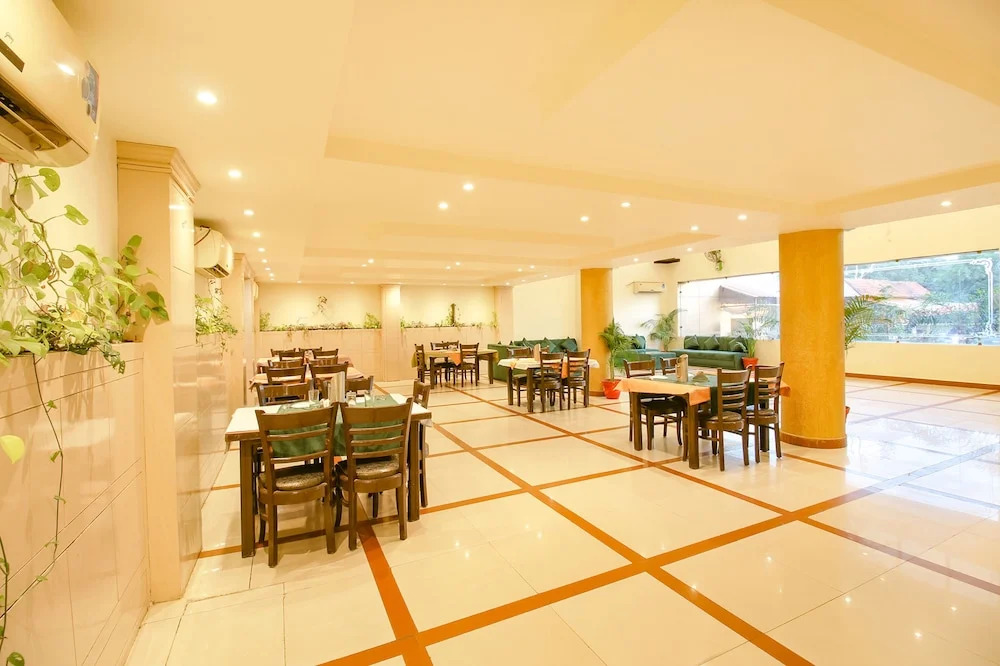 Бхопал: FabHotel Neena Palace