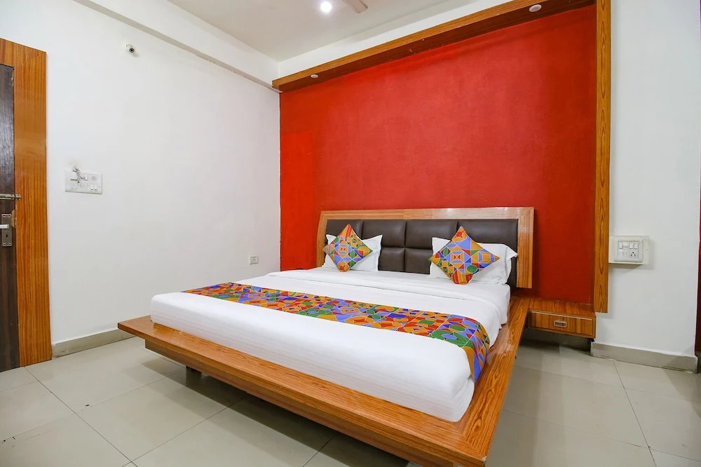 Бхопал: FabHotel Neena Palace