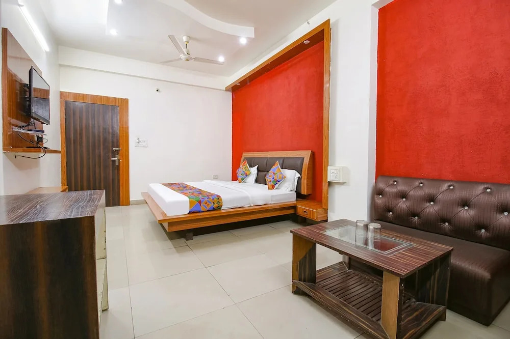 Бхопал: FabHotel Neena Palace