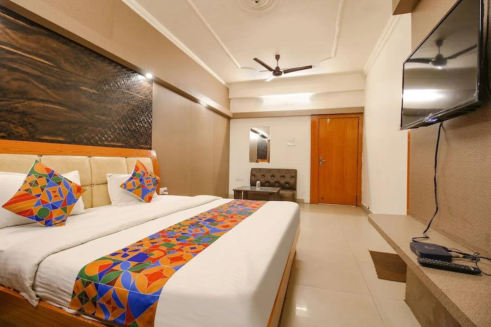 Бхопал: FabHotel Neena Palace
