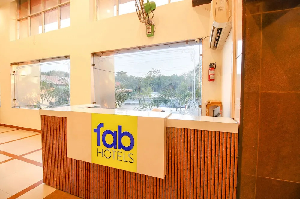 Бхопал: FabHotel Neena Palace
