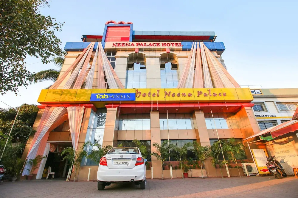 Бхопал: FabHotel Neena Palace