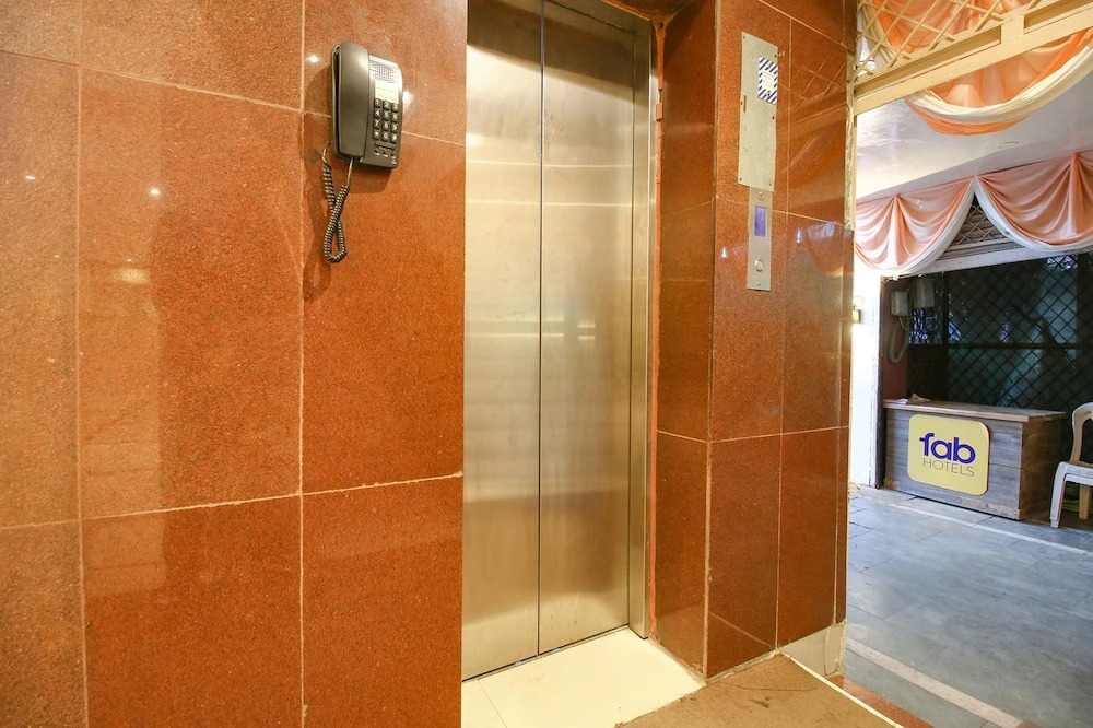 Бхопал: FabHotel Neena Palace