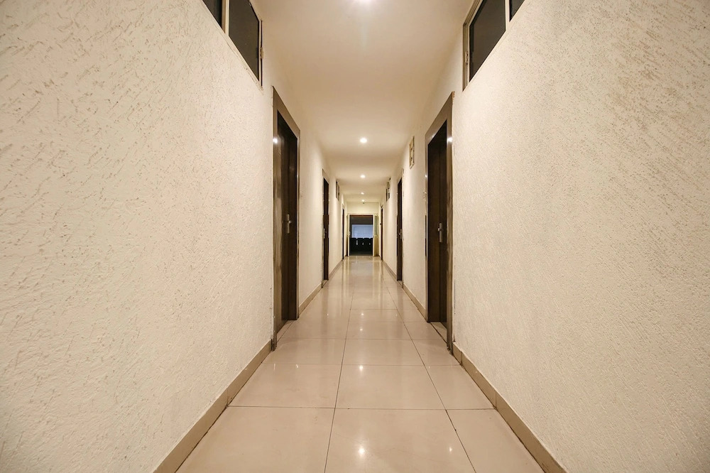 Бхопал: FabHotel Neena Palace