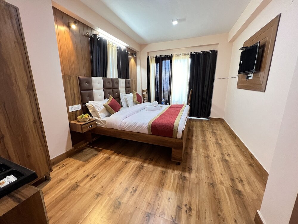 Чамба: Canadian Cottage Dalhousie