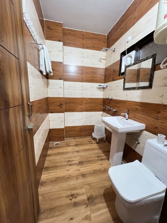Чамба: Canadian Cottage Dalhousie