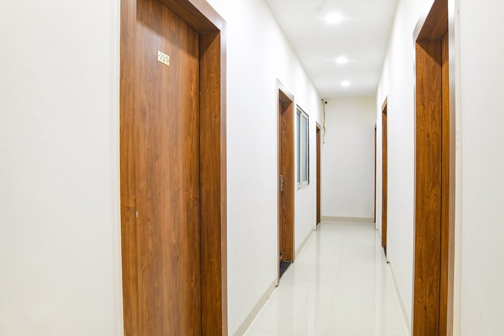 Индаур: FabHotel Grand Giriraj