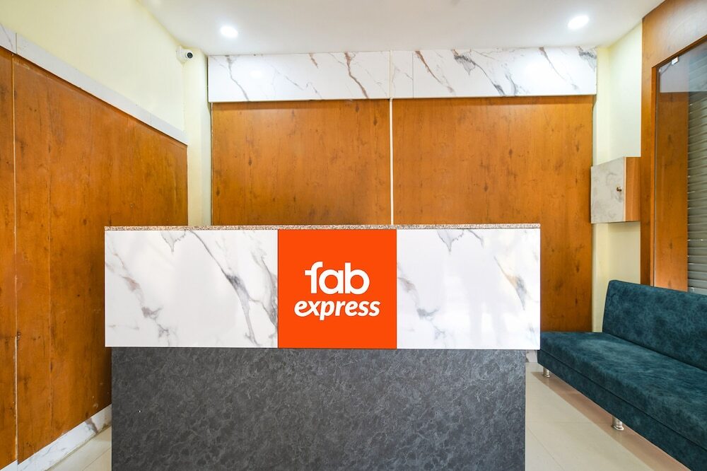 Индаур: FabHotel Grand Giriraj