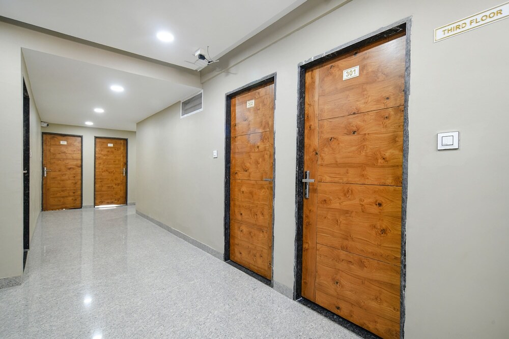 Индаур: Fabhotel Classic Inn