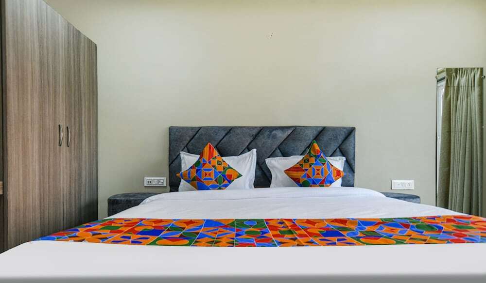 Индаур: Fabhotel Classic Inn